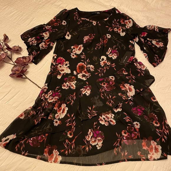 Black Tape dress.  New with tags. Size M. - Picture 1 of 2